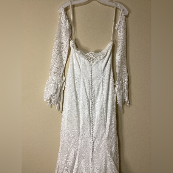 Vera Wang bride dress size 4 - Picture 6 of 9